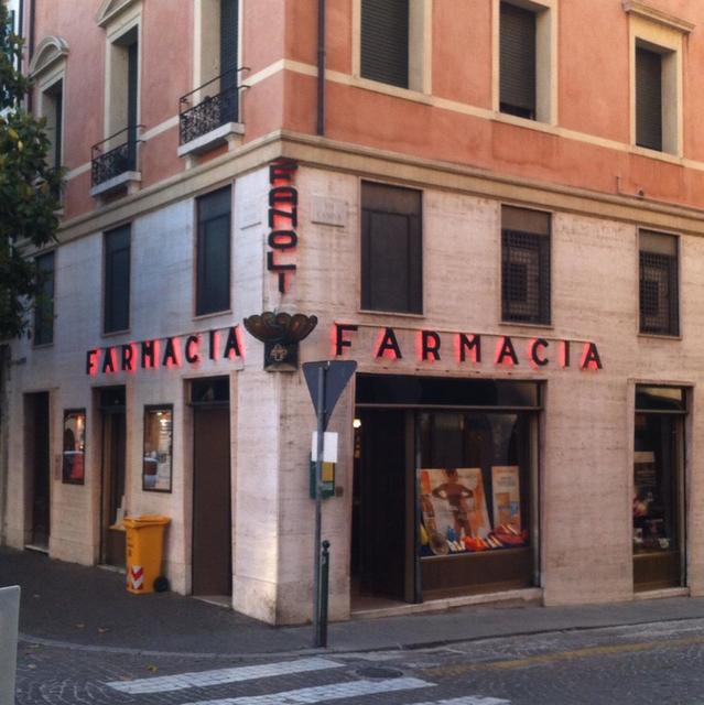 Farmacia Fanoli Al Leon D'Oro