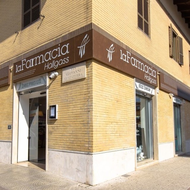 Farmacia Hallgass