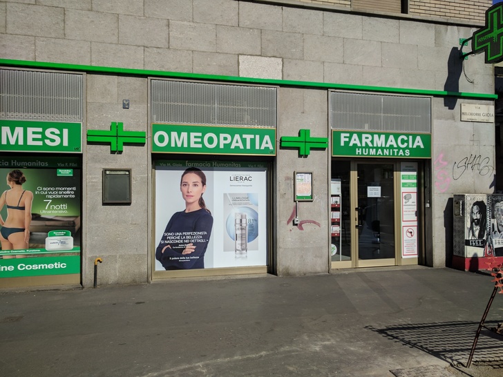 Farmacia Humanitas