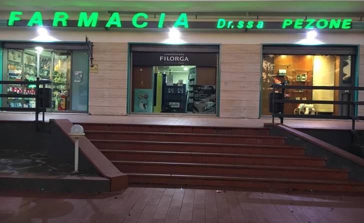 Farmacia Pezone