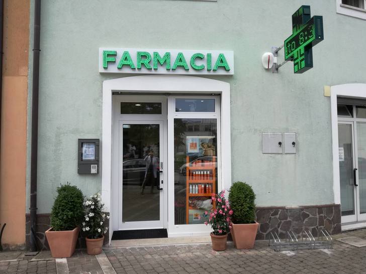 Farmacia Piazza Dante