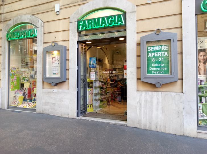 Farmacia Piazza Quadrata